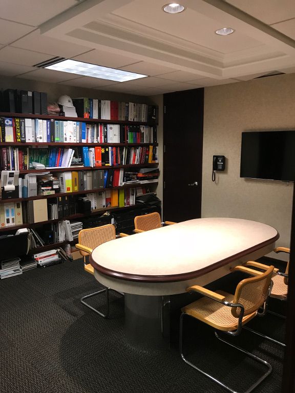 CORPORATE WOODS OFFICE BUILDING: 9990 College Blvd, Shawnee Mission, KS 66210